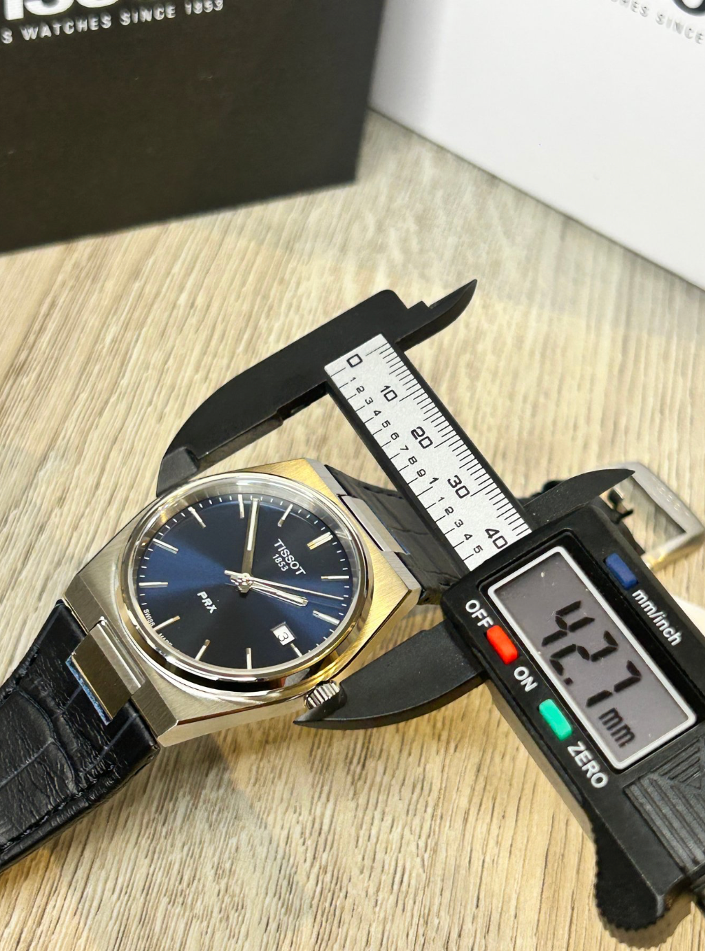 Tissot PRX T1374101604100